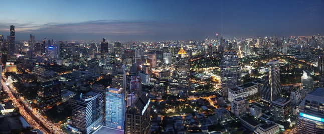 Skyline von Bangkok bei Nacht